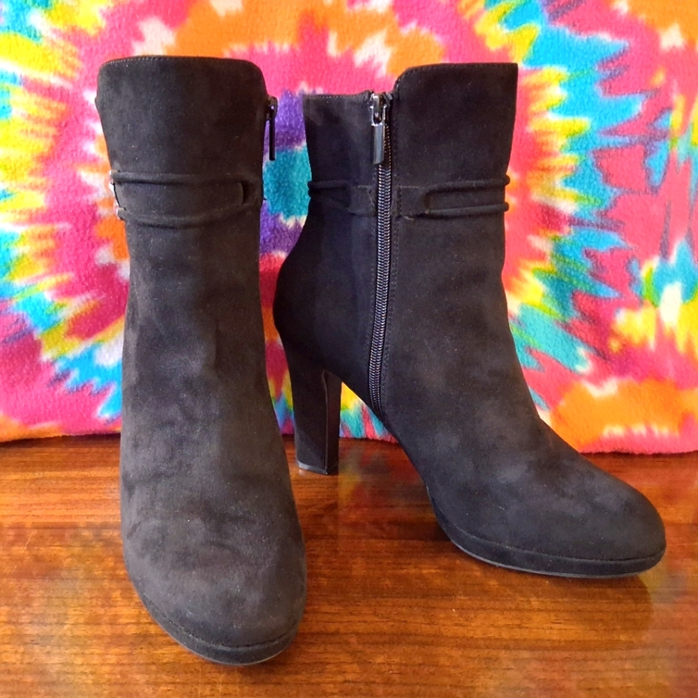 Impo Black Suede Leather Ankle Boots Side Zipper Heeled Silver Buckle Accent 10 - Picture 12 of 14